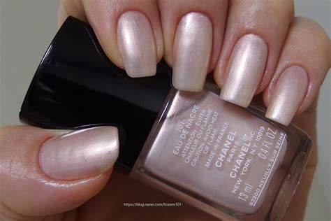 chanel le vernis eau de nacre|chanel le vernis shades.